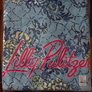 NWT Lilly Pulitzer Beach Towel Breakers Beach Bellevue Blue